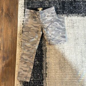 Democracy ankle camo skinny pants